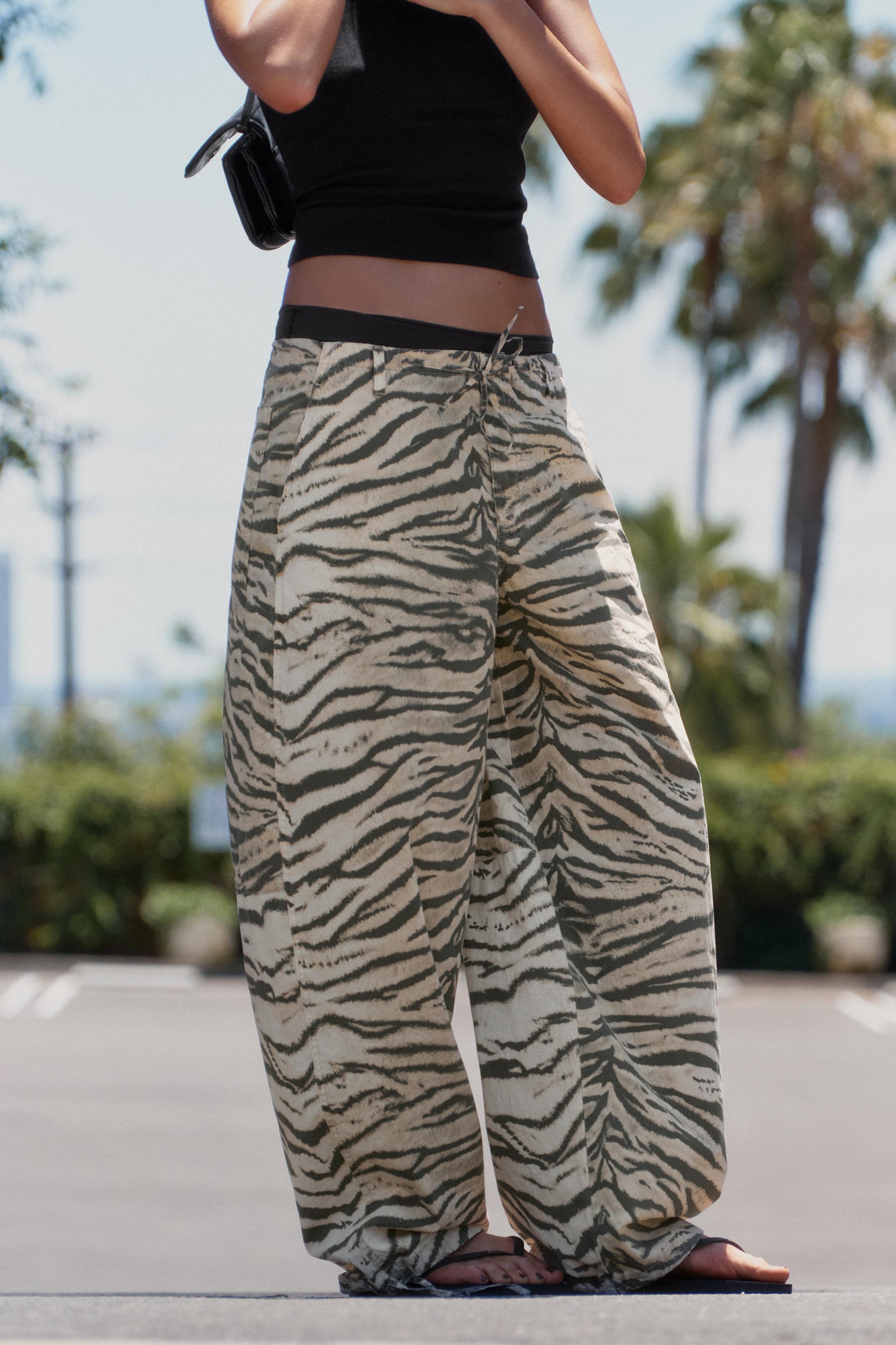 ANIMAL PRINT WIDE LEG DRAWSTRING PANTS